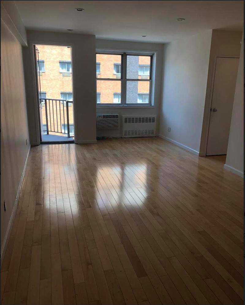 170 W 23rd St, #4R