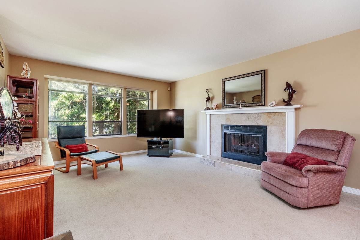 2568 Harrier Dr