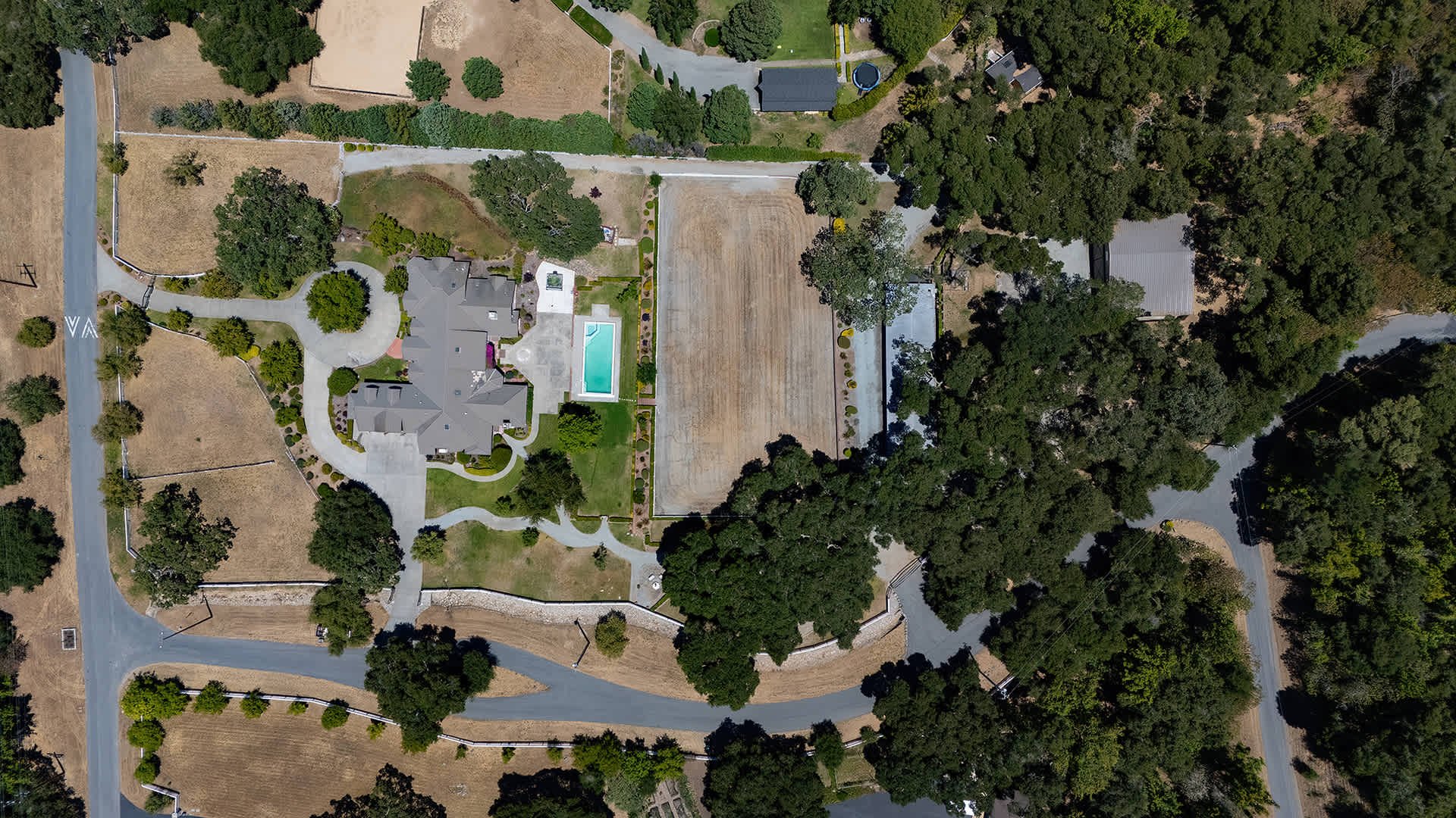 Stunning Equestrian Estate - 6 Sleepy Hollow Dr