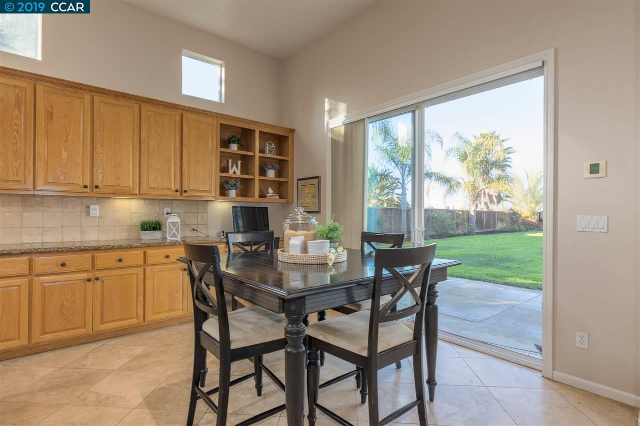 1449 Pinegrove Way