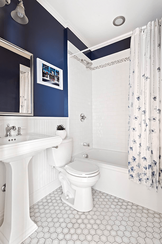 139 Sixth Avenue #3