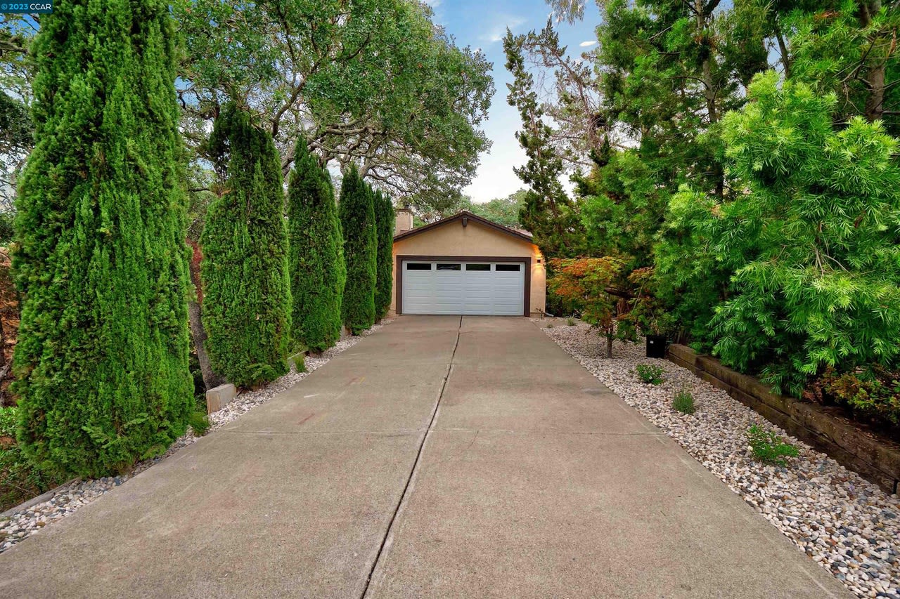 27 Saint Julie Court