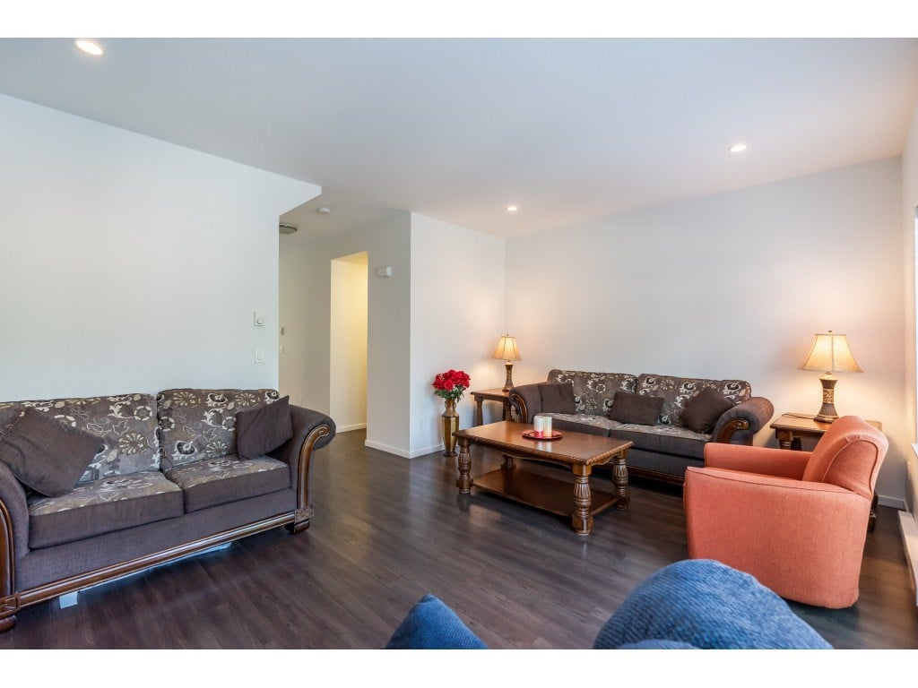 47-6895 188 St