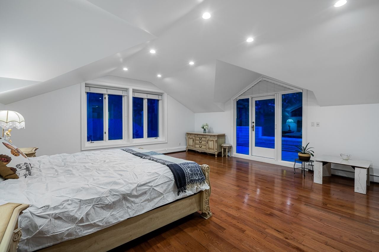 305 Stevens Dr
