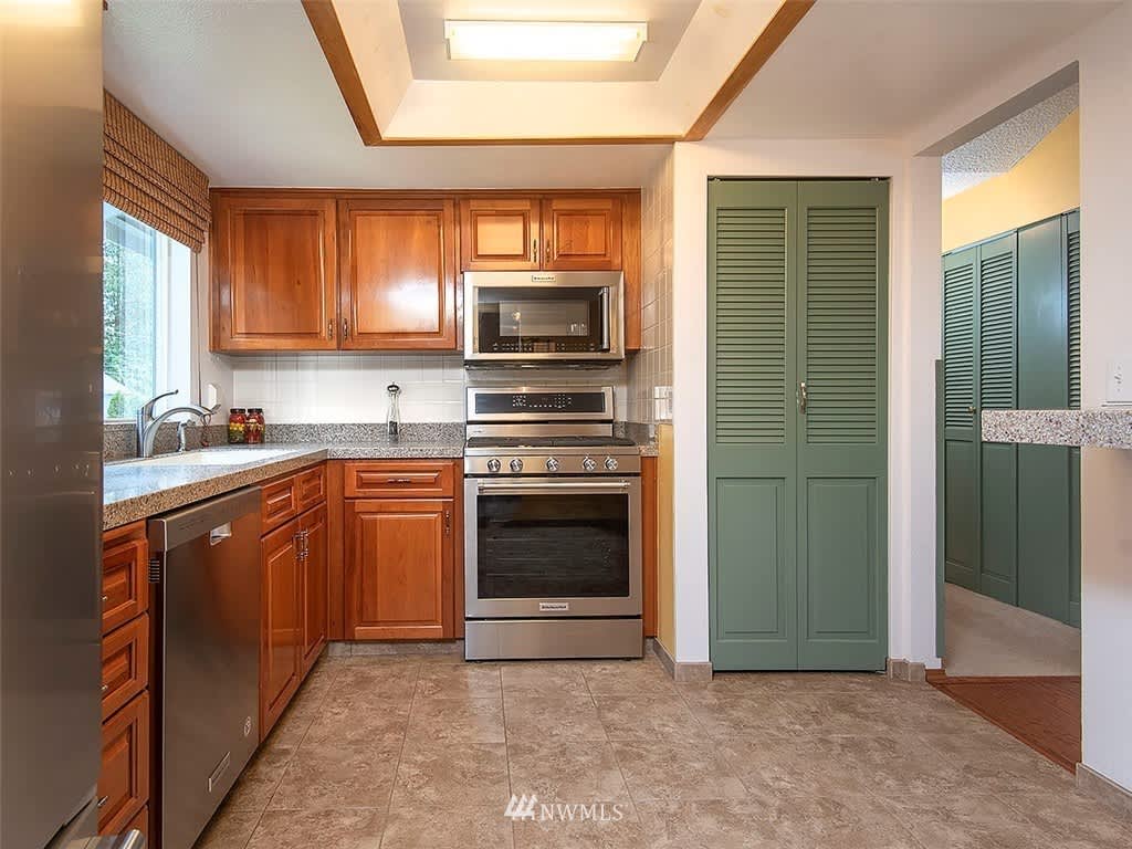 14401 43rd Ave W