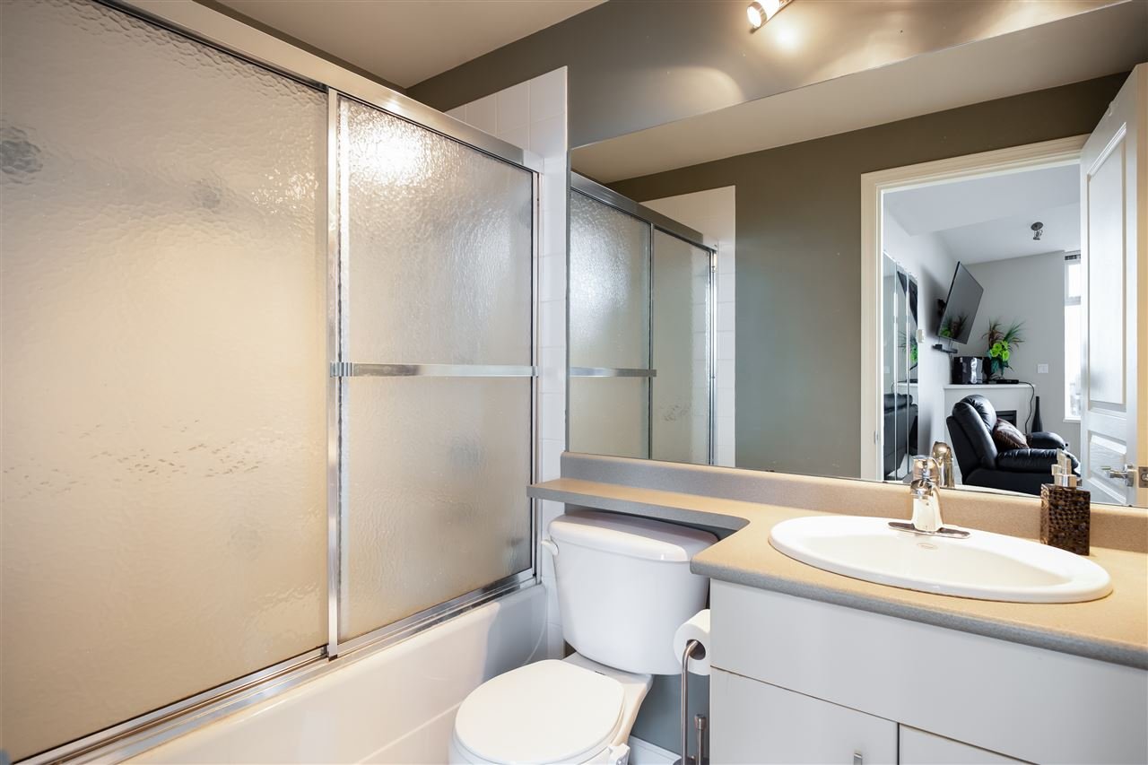 607-9298 University Cres
