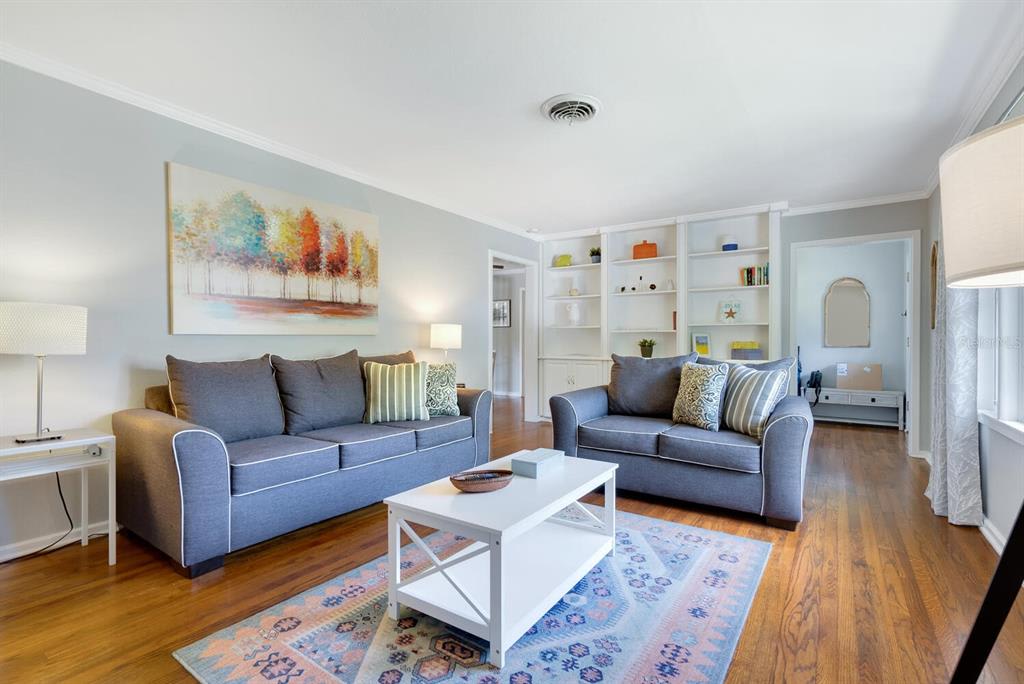 1734 Bahia Vista St