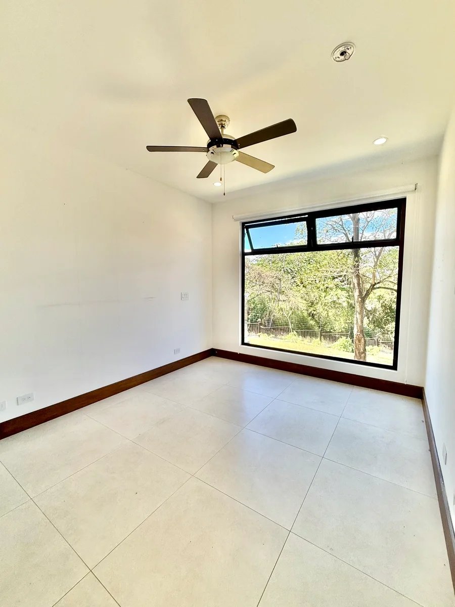 Contemporary Terrace Condo, Santa Ana, San Jose