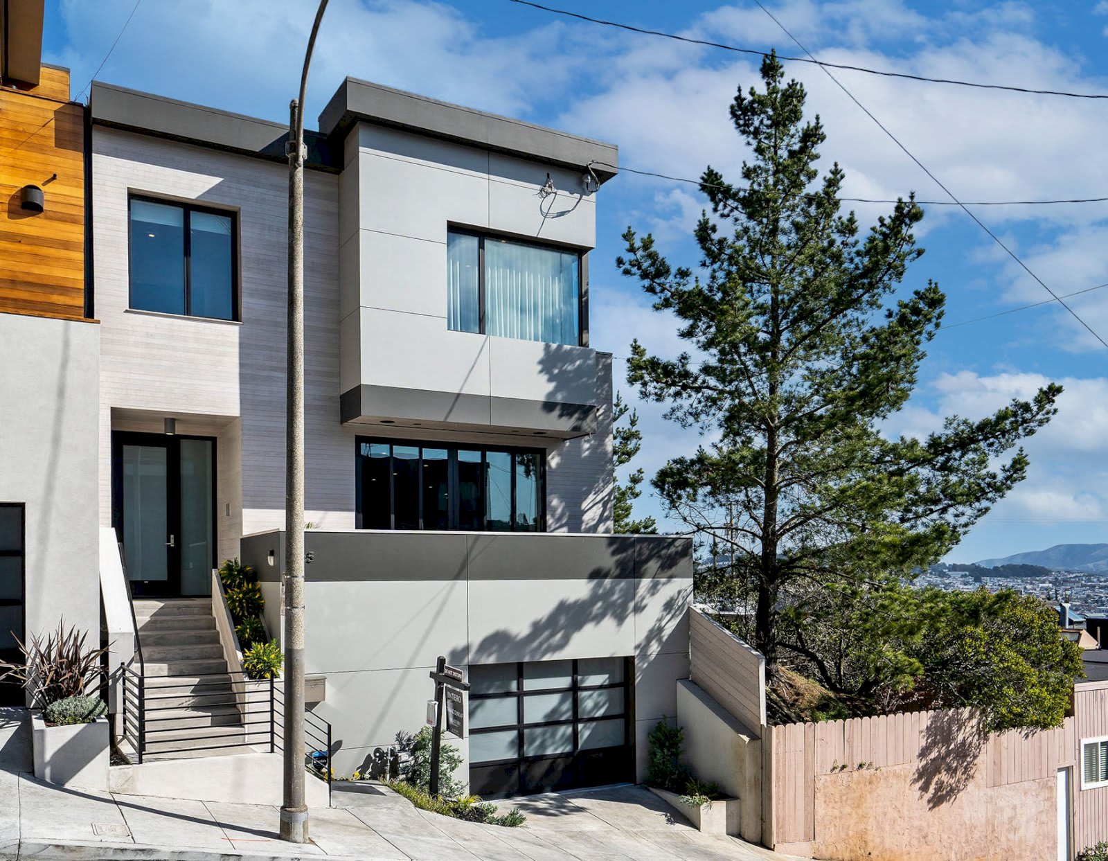65 Hiliritas Ave