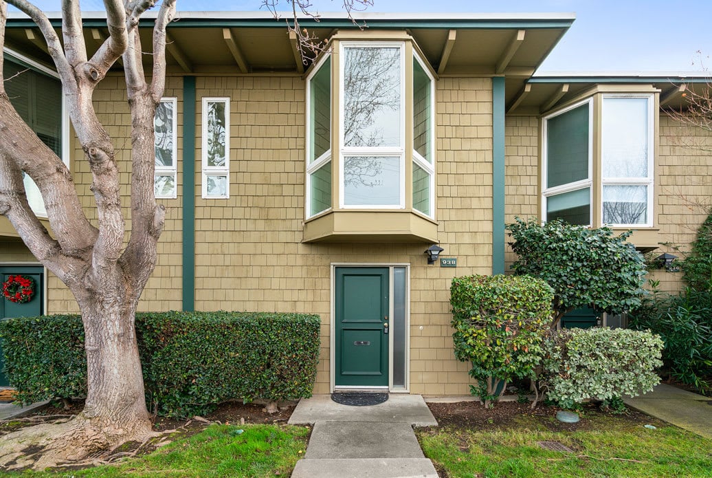 938 Peninsula Ave 