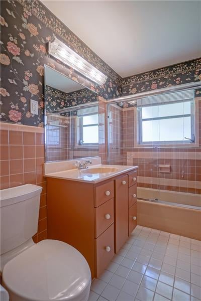 2113 NE 17TH AVE