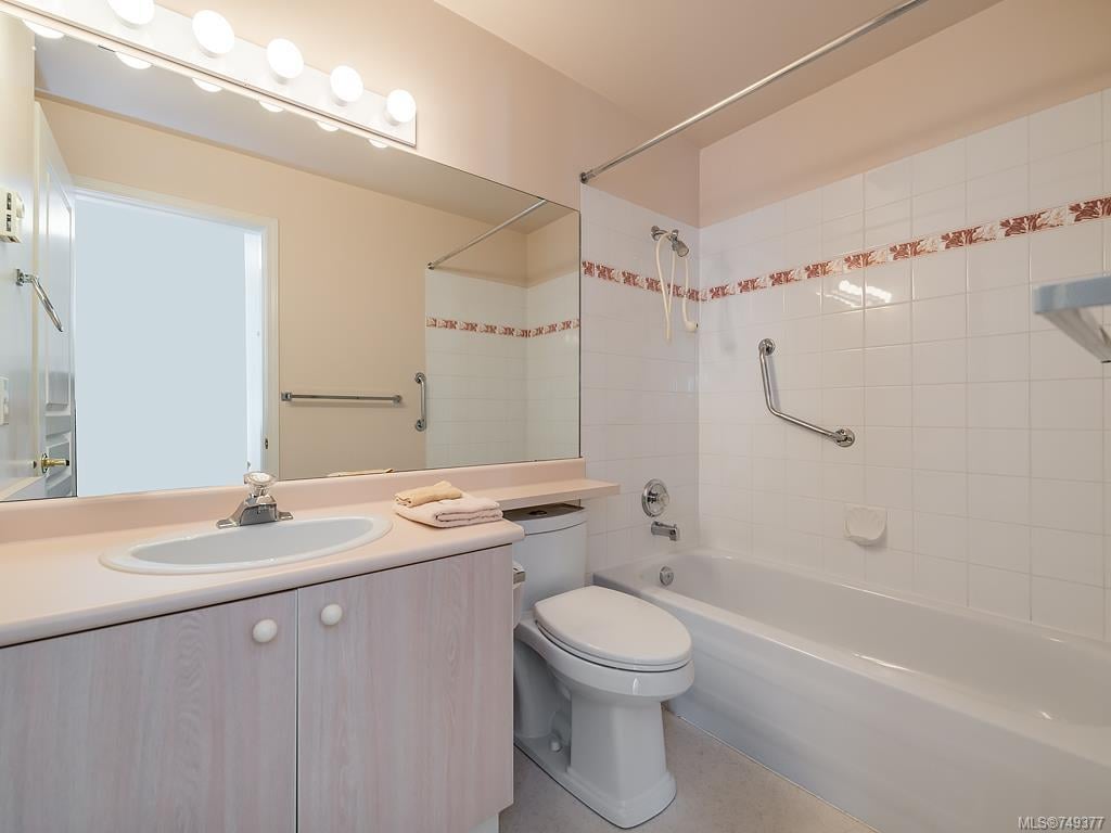 405-898 Vernon Ave