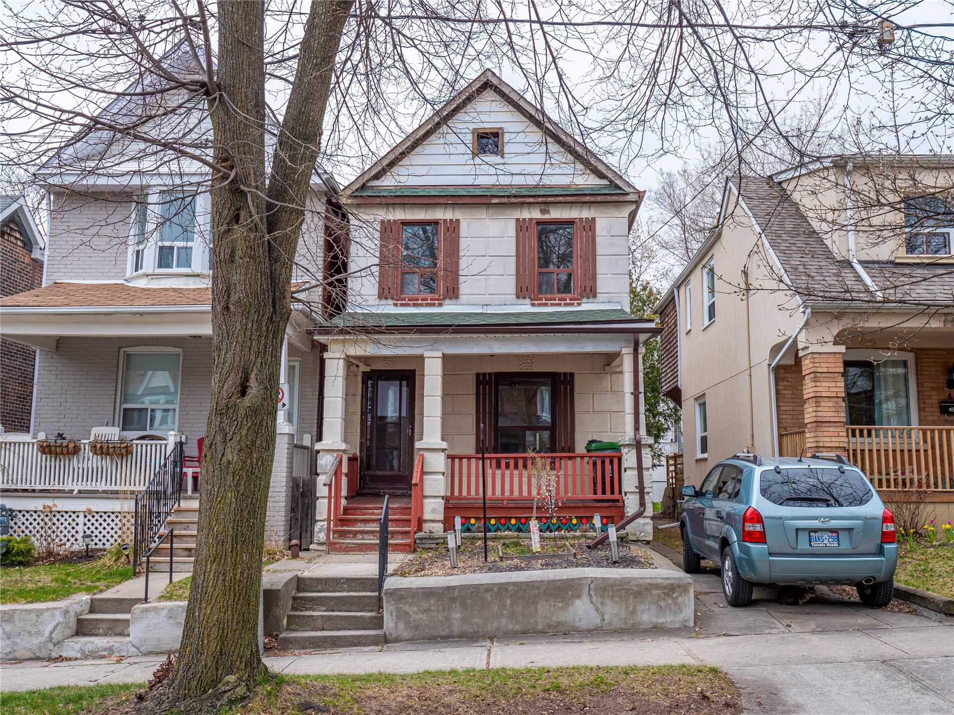 Detached on the Danforth 