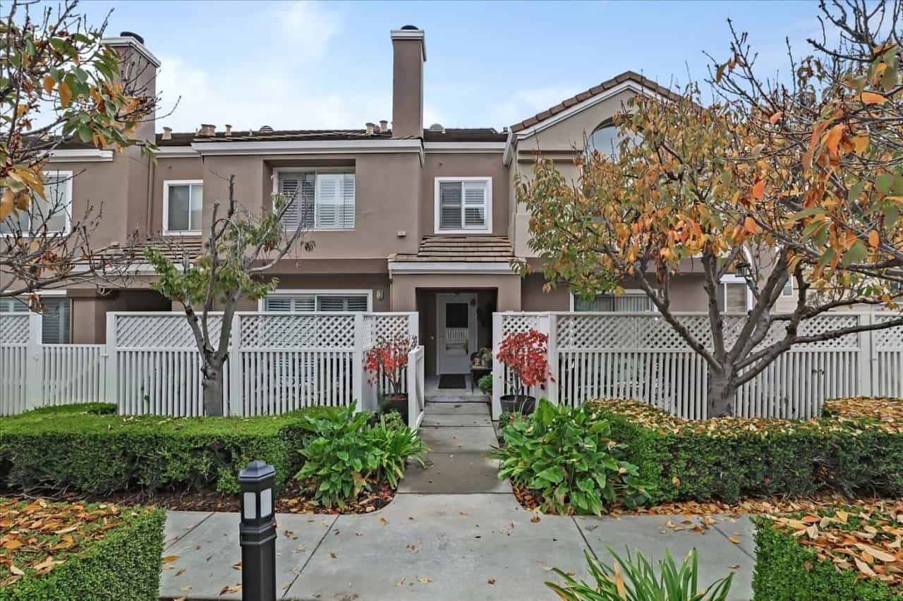 6957 Rodling Drive, Unit B • San JoseE • 95138