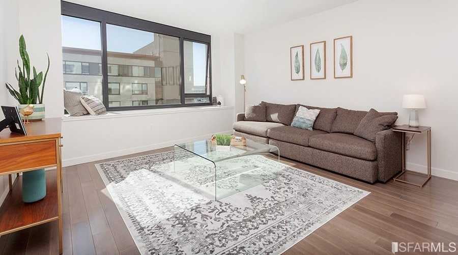250 King Street Unit 706