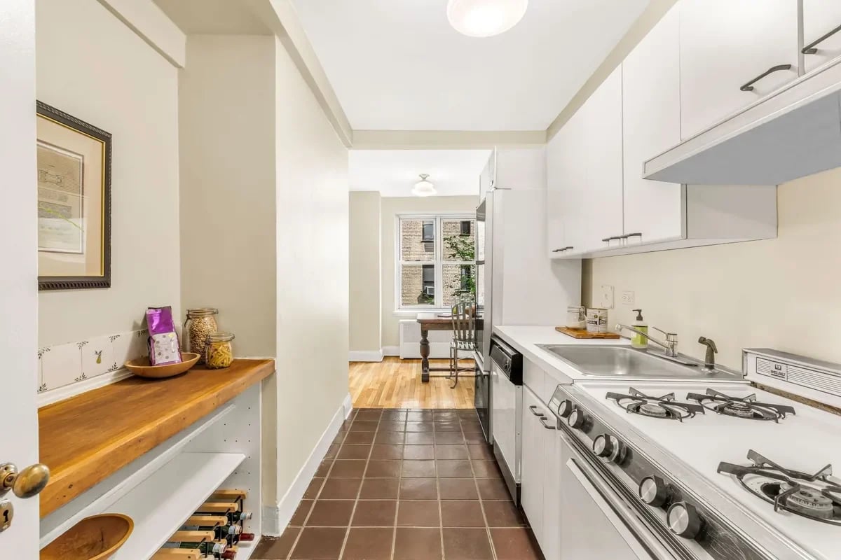 433 East 51st Street Apt 2F