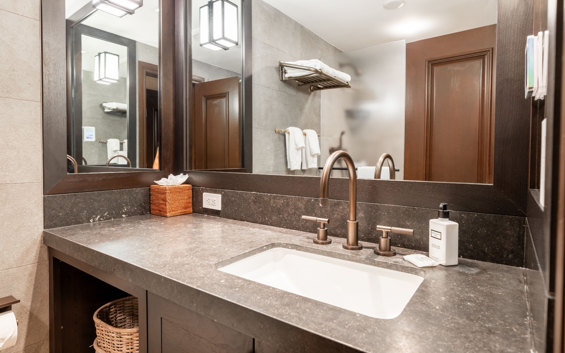 The Lodge at Vail Condominiums #521