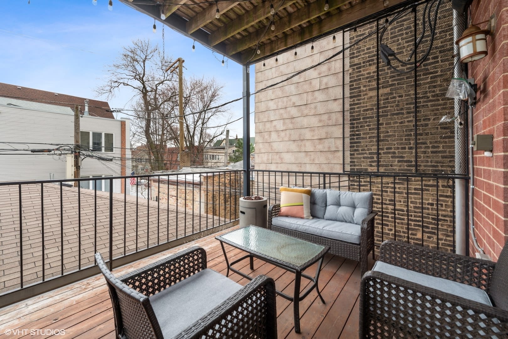 2055 W Belmont #2