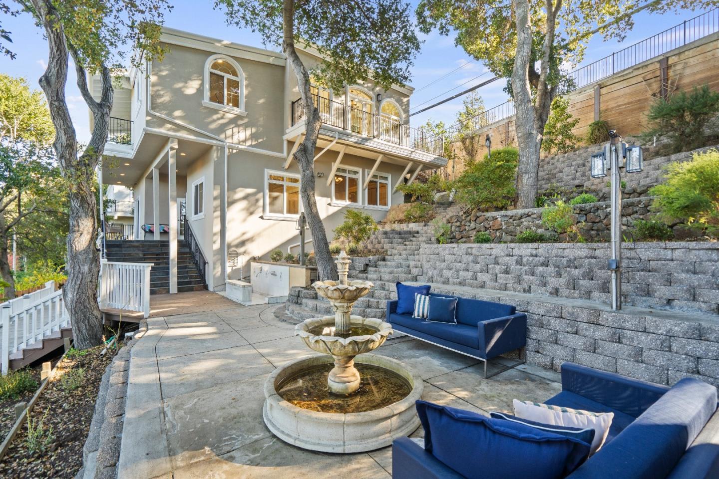 2518 Ralston Ave