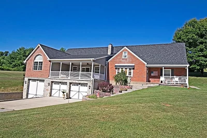 104 Rea Rd