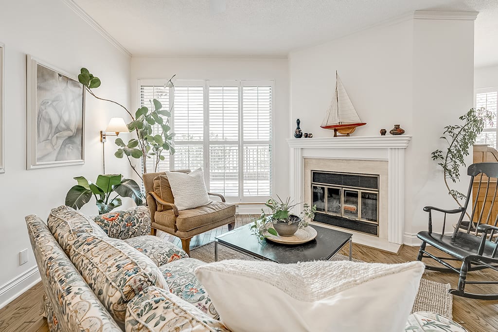 100 Lakeshore Road E Unit: 501