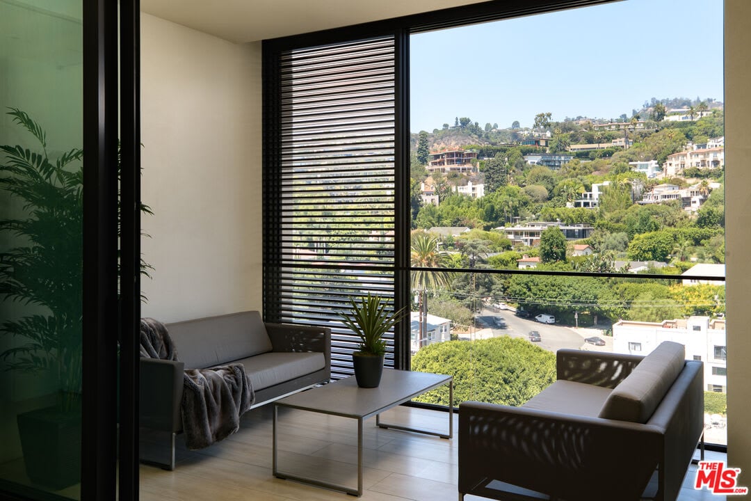 9040 Sunset Blvd, #1102