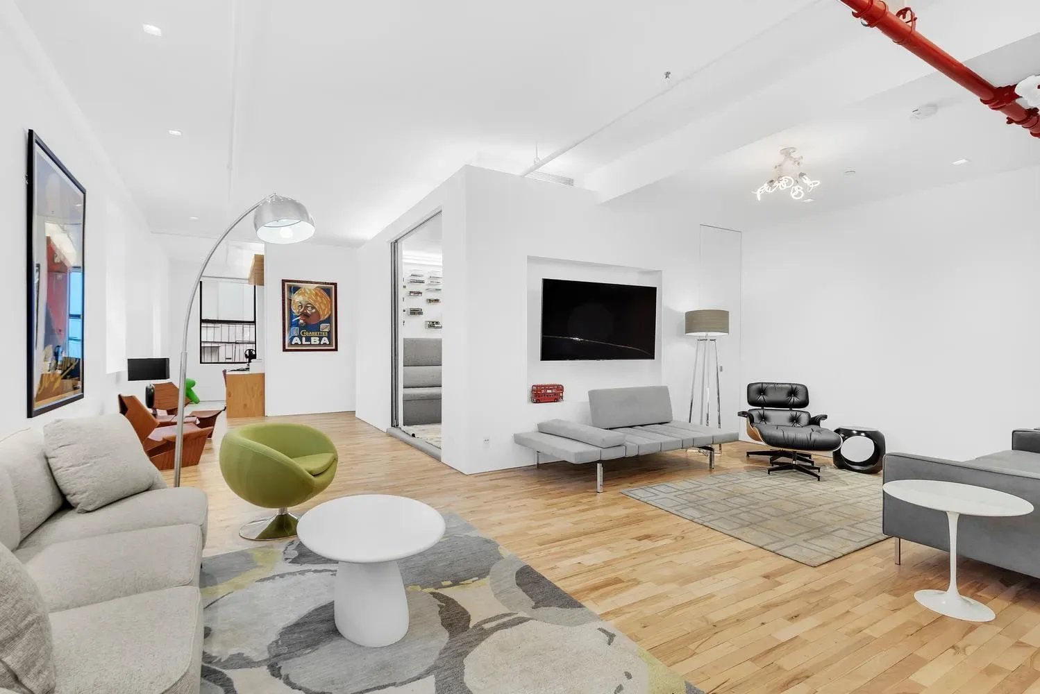 141 W 26th St #LOFT4