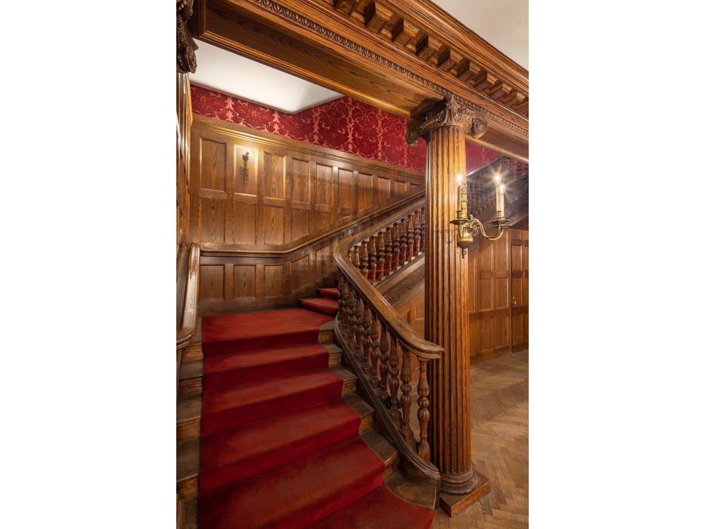 9 W 54th St, Townhouse