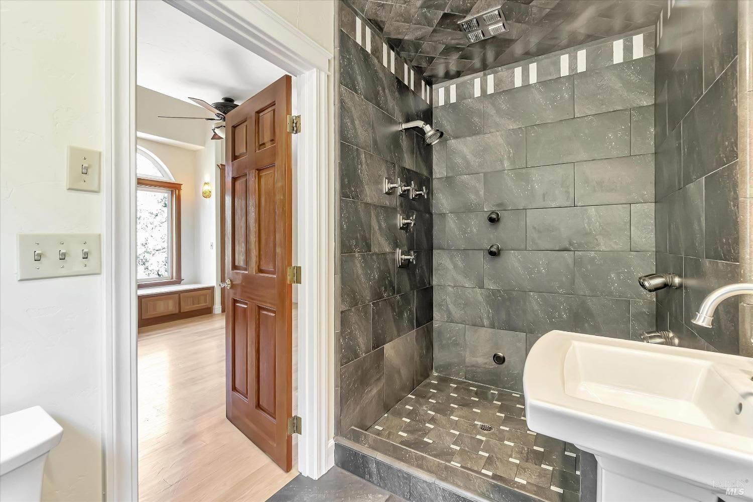 9271 Antler Hill Dr
