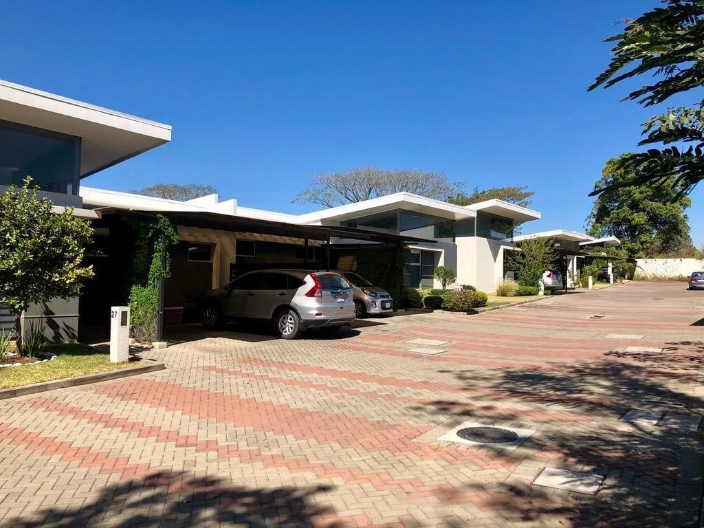 Bali Inspired Gated Townhouse, Ciudad Colon, San Jose