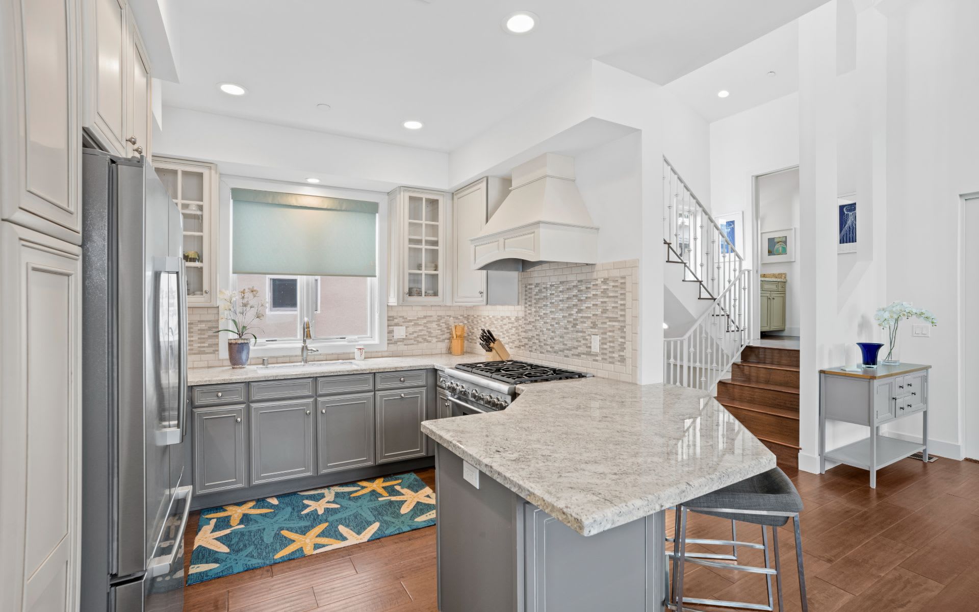 422 Heliotrope Avenue Unit: B