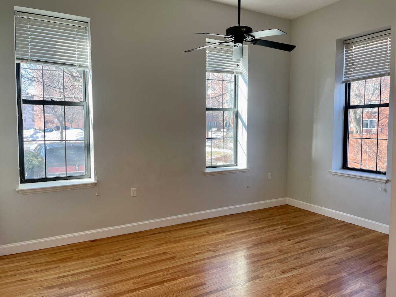 John Eliot Square - 2 Bed 1 Bath - w/ laundry, Pet Friendly, Parking and Common Roof Deck! 