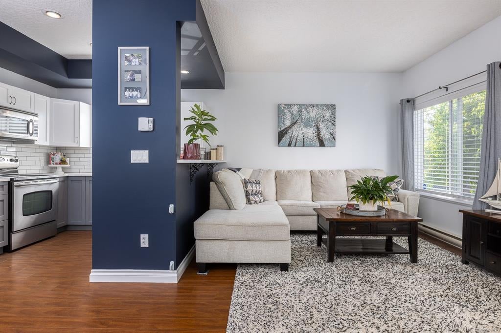 3328 Blueberry Ln