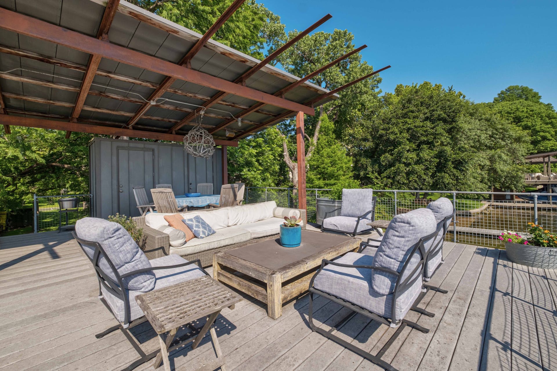 1500 Rockcliff Road