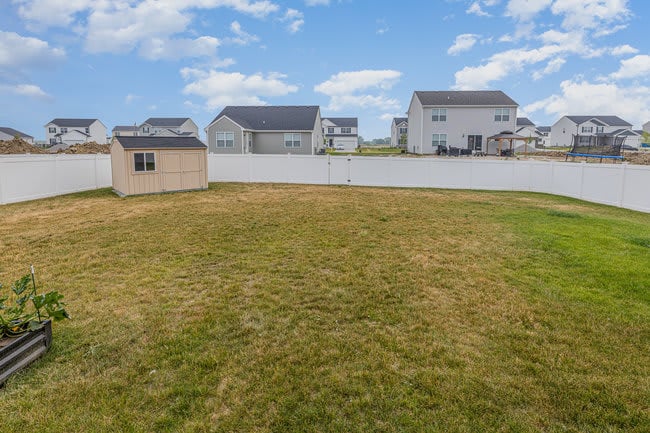 8658 Mayflower Dr, Lowell, IN 46356