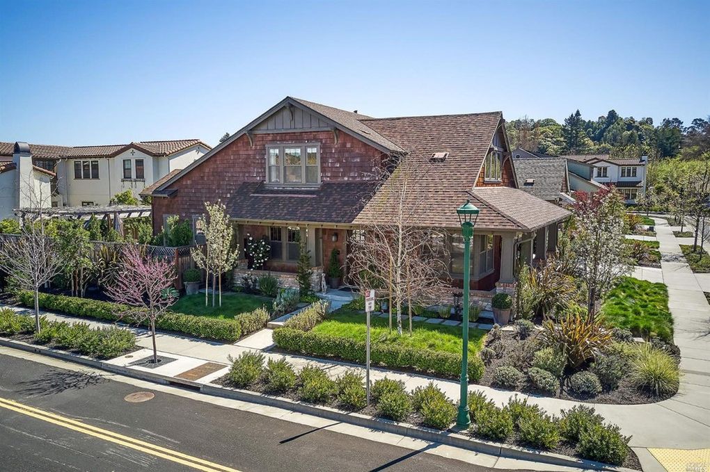 32 Rose Ln