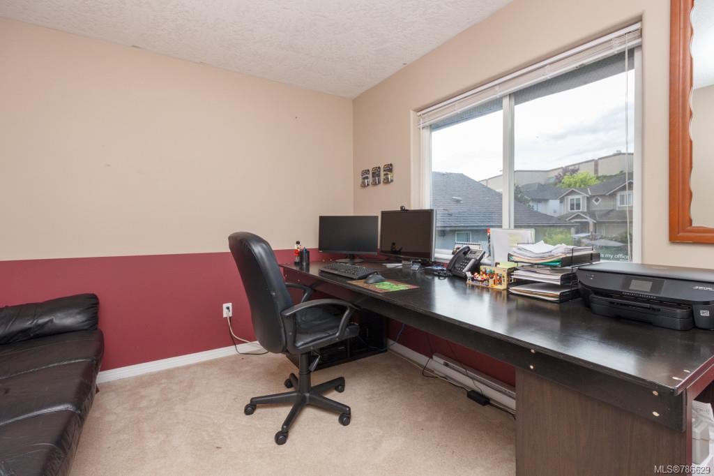 2296 Selwyn Rd, Langford