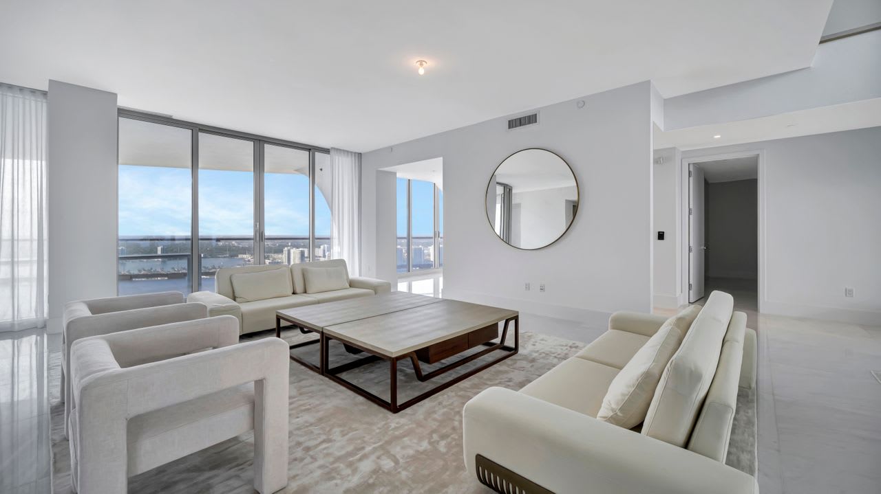 16901 Collins Ave, #5303