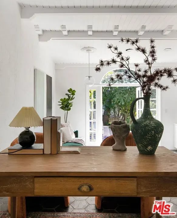 Beautiful Beachwood Canyon Spanish