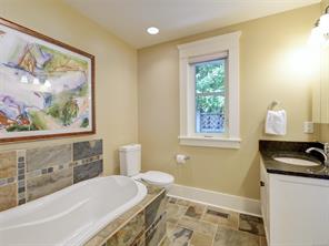 3900 Cadboro Bay Rd