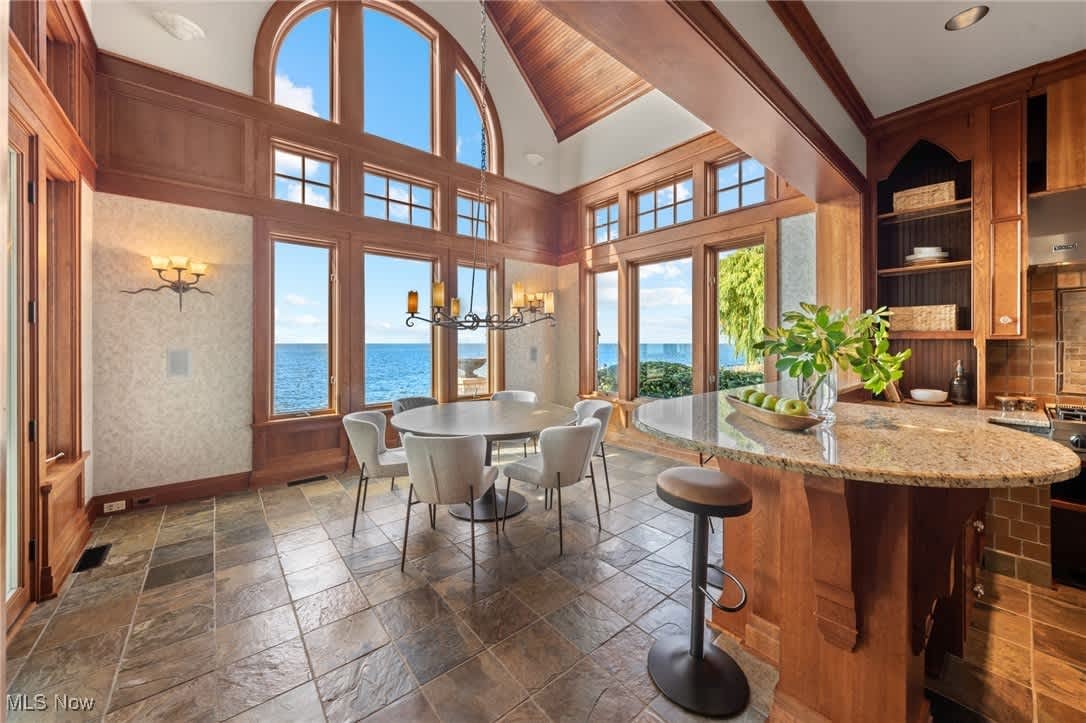 14 Colony Ln