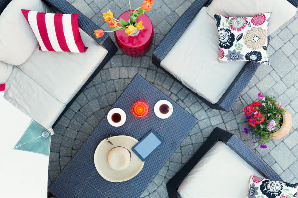 6 Tips to Personalize Your Outdoor Sitting Area