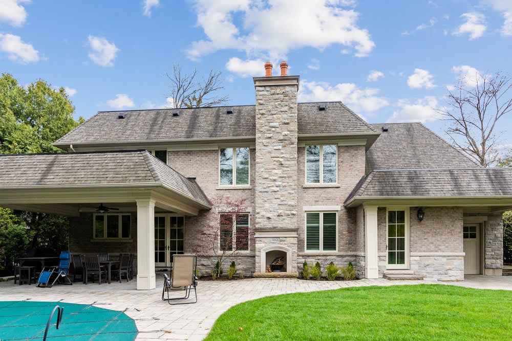 1527 Douglas Dr