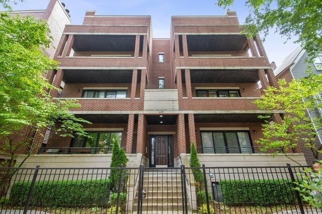 639 W BRIAR  Place, Unit 2W