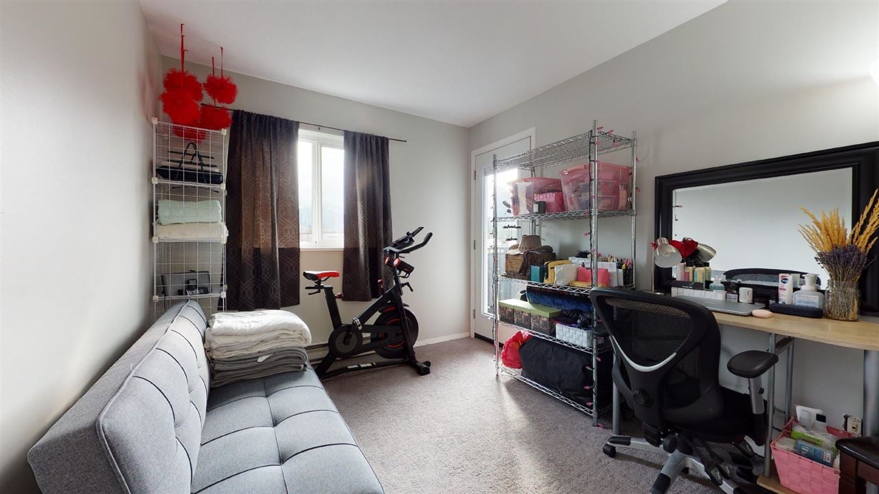 E304-40180 Willow Cres