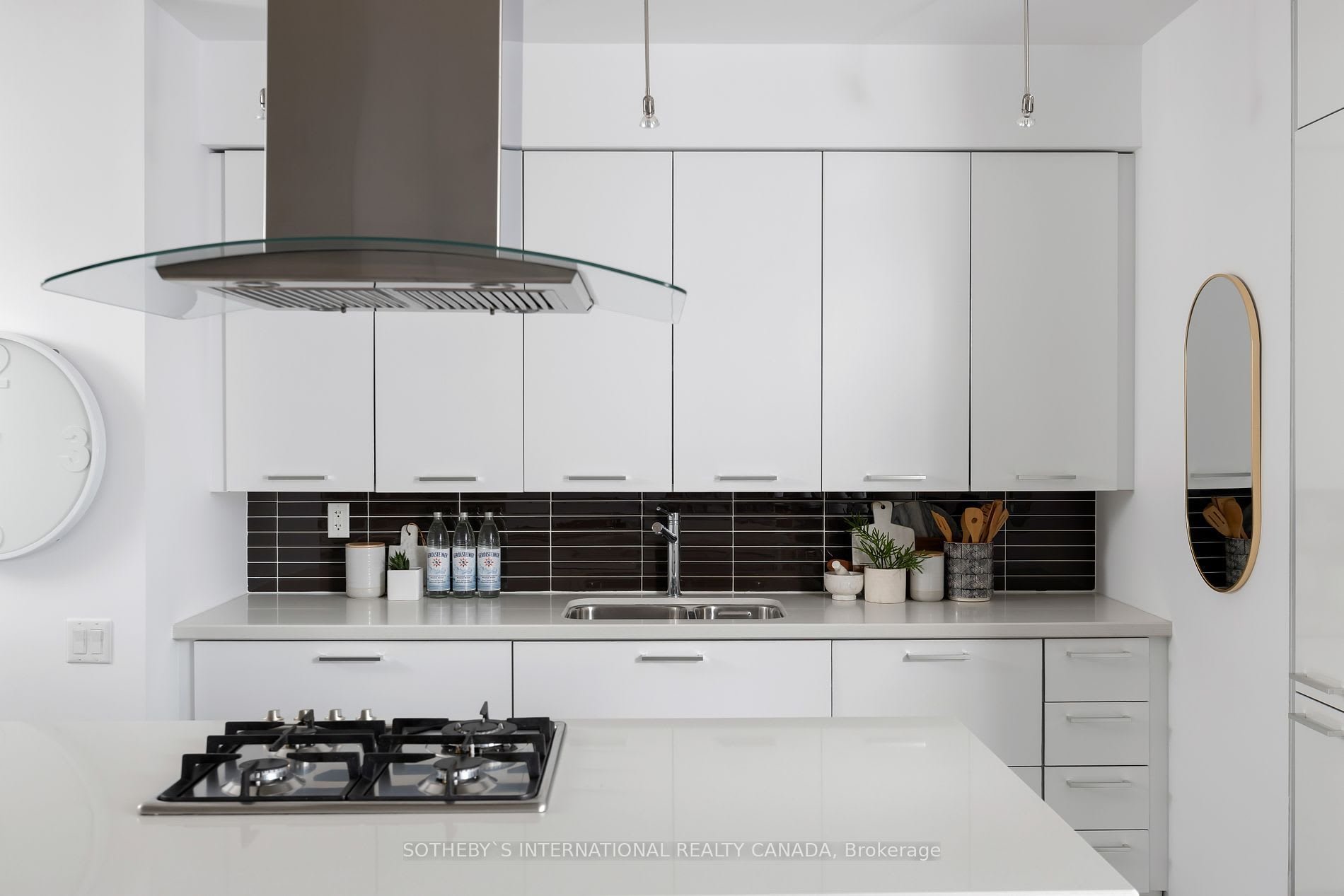 DESIGNER LOWER PENTHOUSE 