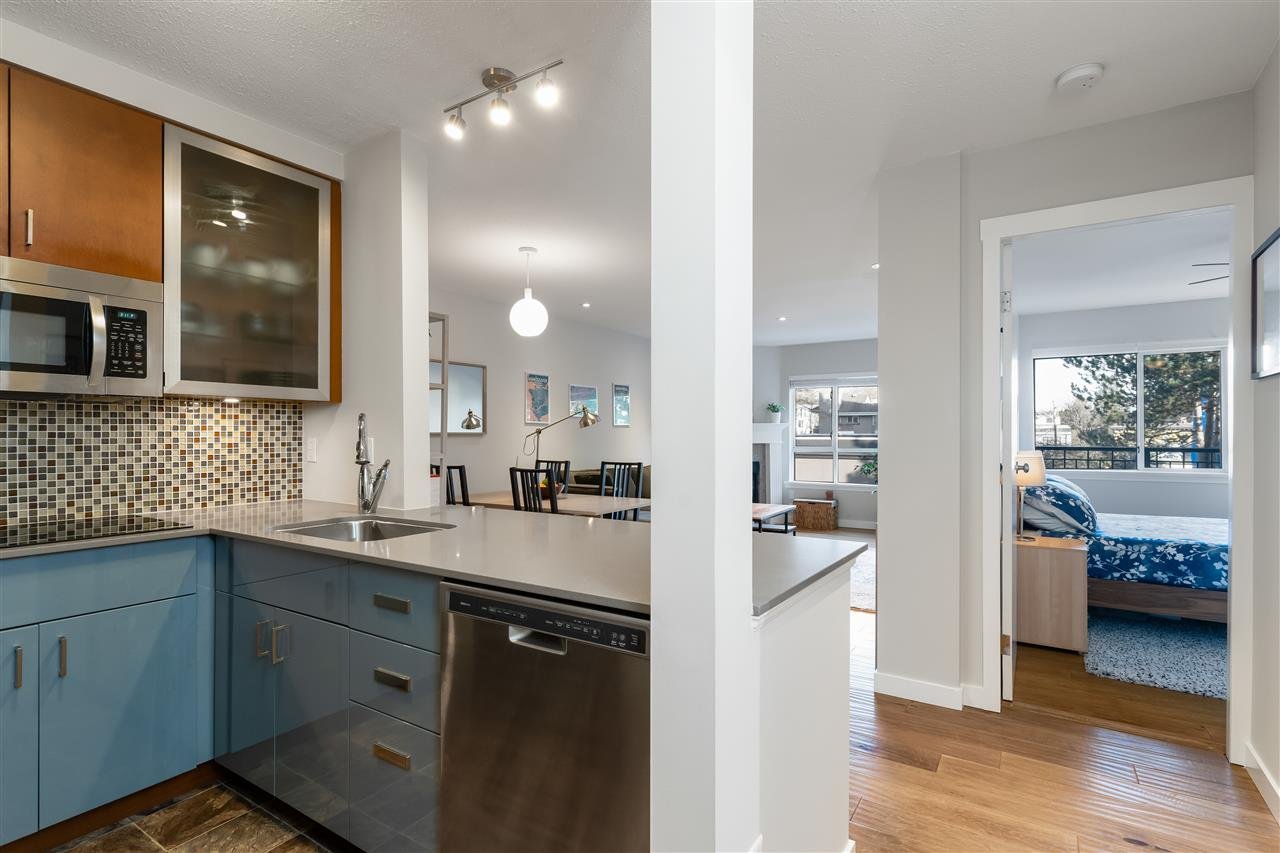 317-555 W 14th Ave