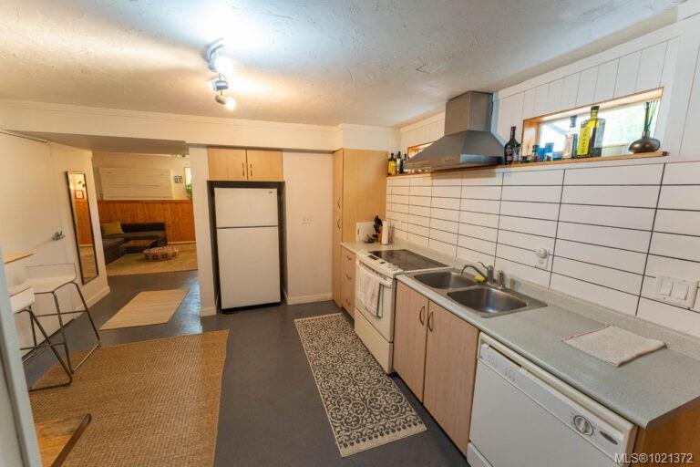 246 Lee St