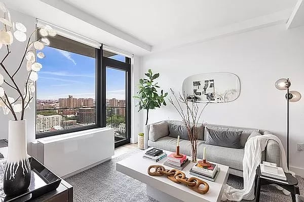 224 East 135th Street Unit: 1702