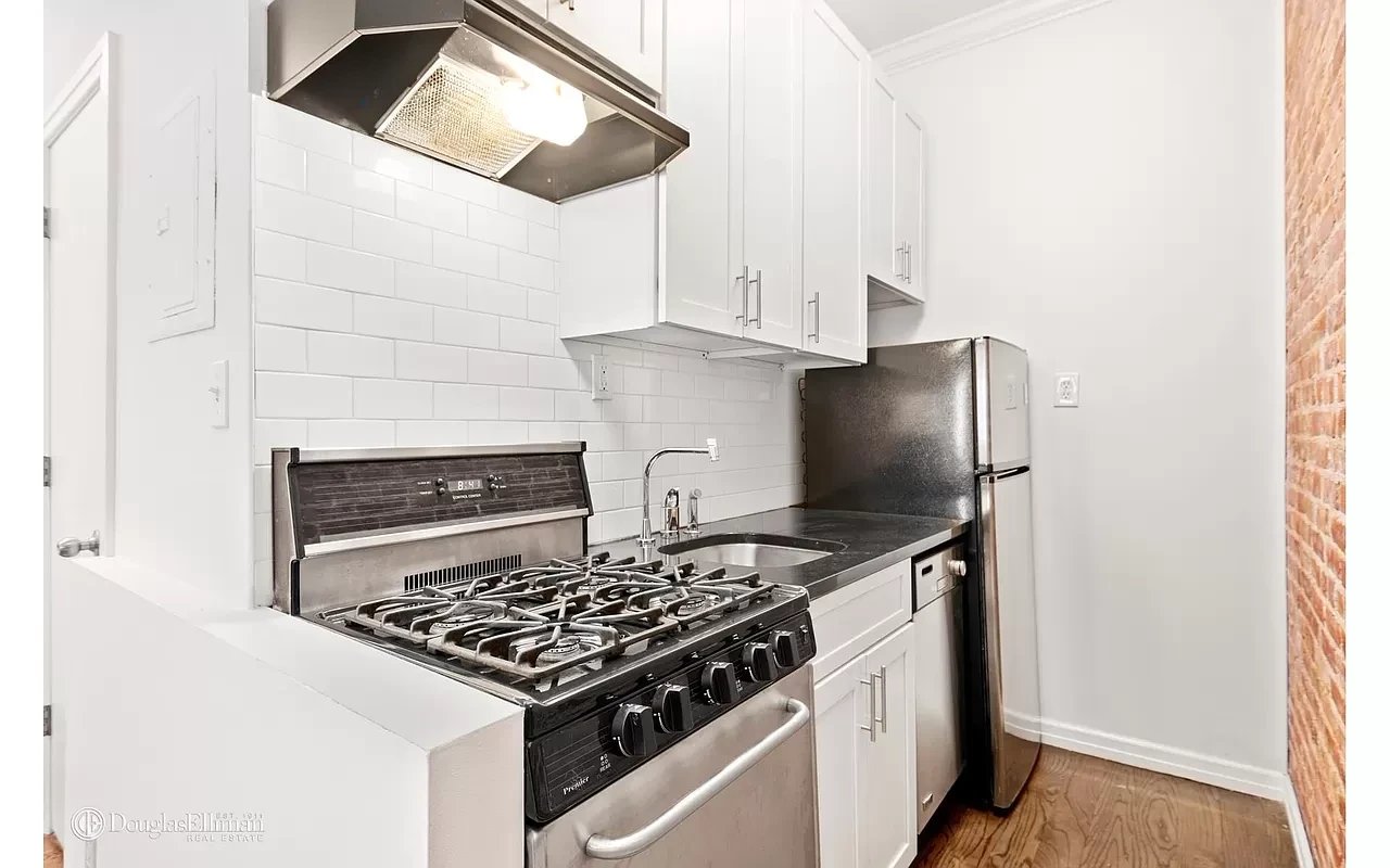212 East 70th Street Unit: 3C
